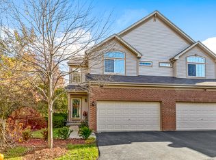 84 Southwicke Dr #84, Streamwood, IL