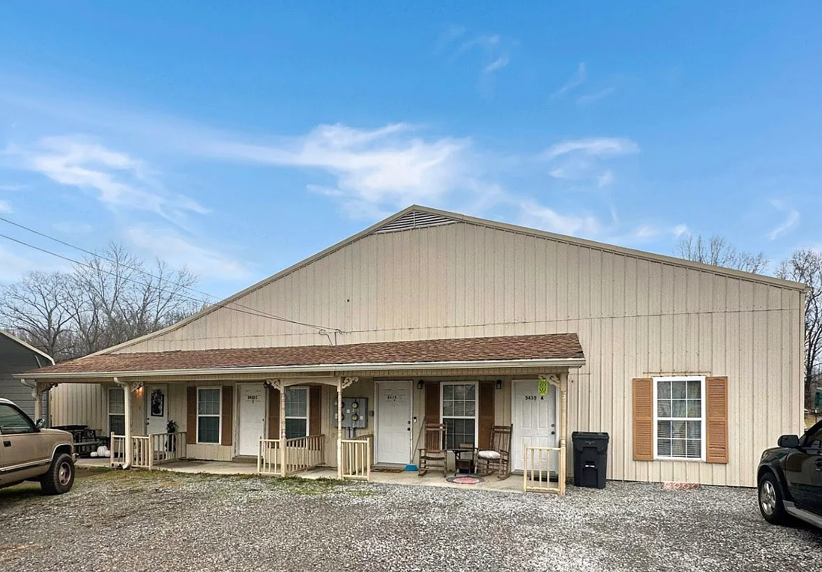 3 bed, $950 — Photo 1