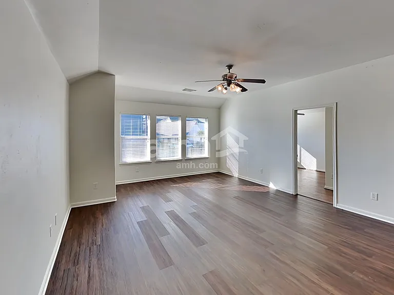21927 Saragosa Pond Ln — Photo 10