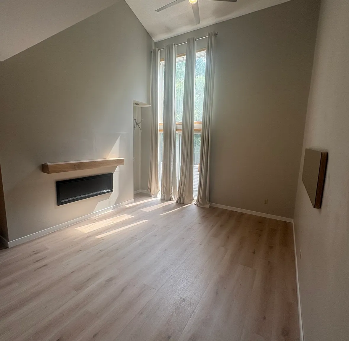 2 bed, 1600 sqft, $2,300 — Photo 2