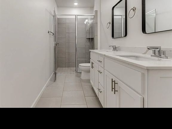 4th image of 1107 N Silver Leaf Dr