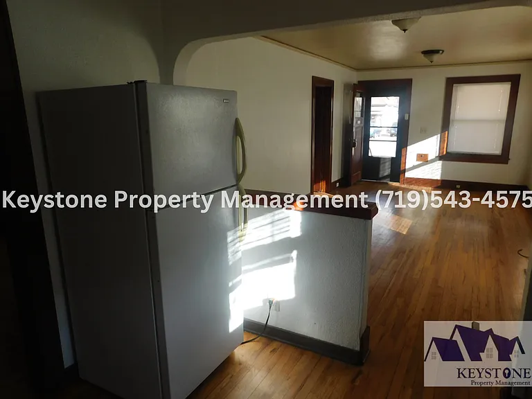 1233 Berkley Ave — Photo 11