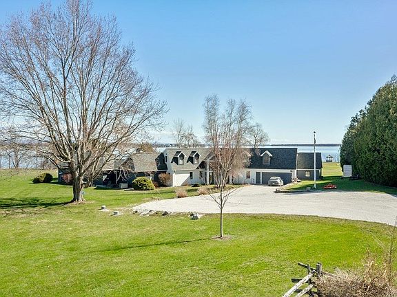 2nd image of 431 McGregor Point