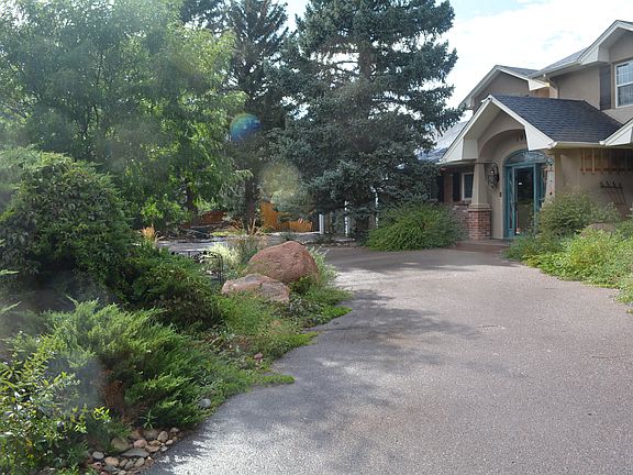 east entrance to drive thru 