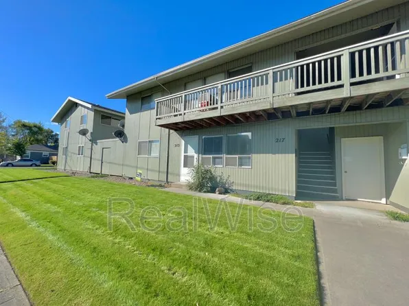 213 NE 7th St, Redmond, OR 97756