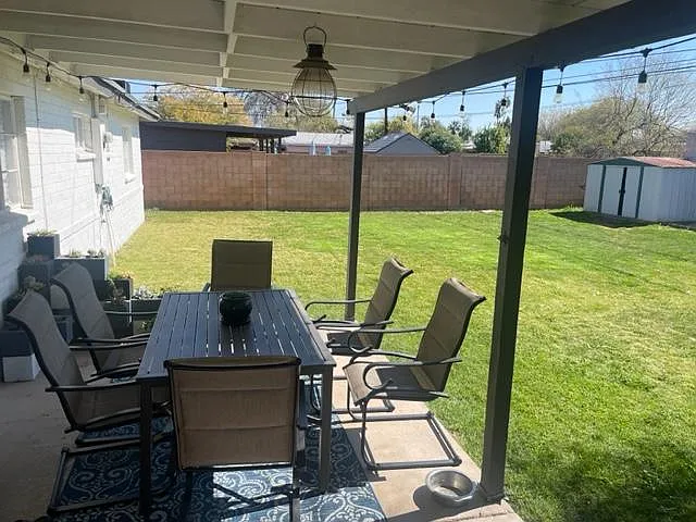 911 E San Juan Ave — Photo 3