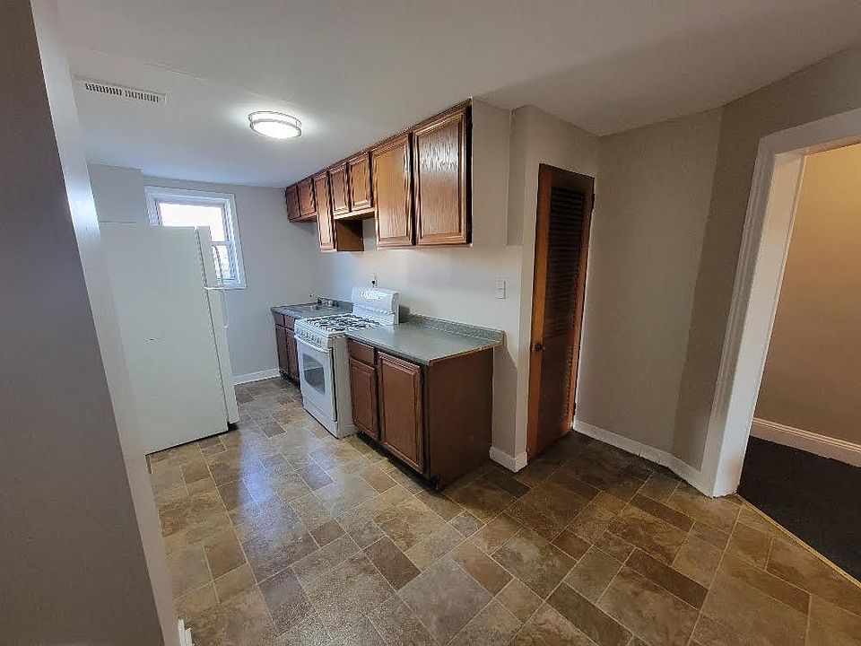 31 S Highland Ave 2nd floor