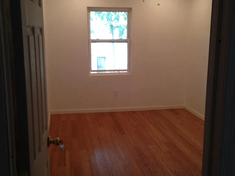 3827 Mount Vernon St #1 — Photo 1