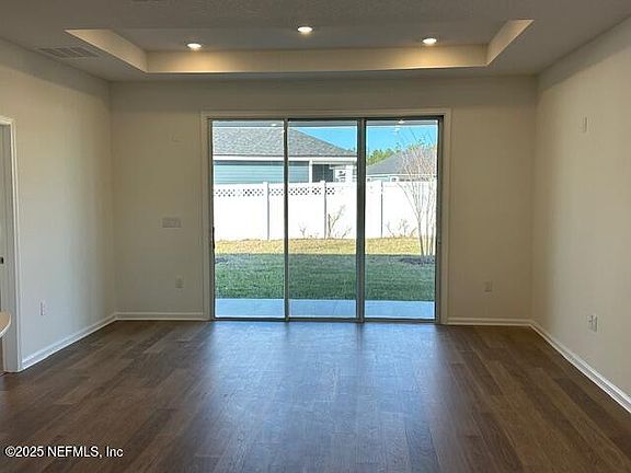 3rd image of 156 CAMPHOR LAUREL Road