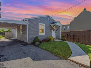 421 Carroll St, Reading, PA 19611
