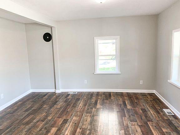 4th image of 392 Blakley Dr