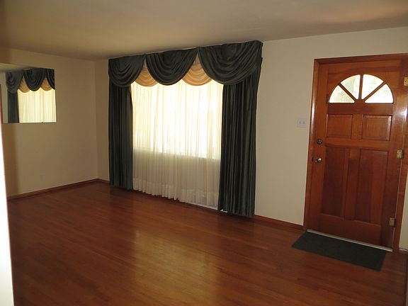 4th image of 2552 Lynch Ave