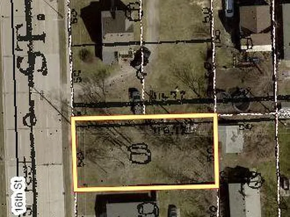 2414 16th St, Pt Huron, MI 48060