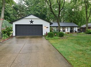 5763 Creekside Ln, North Ridgeville, OH 44039