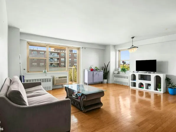 12421 Flatlands Avenue image 1 of 9