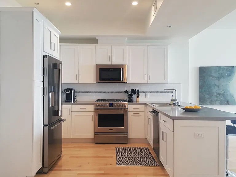 738 S Ogden Dr — Photo 13
