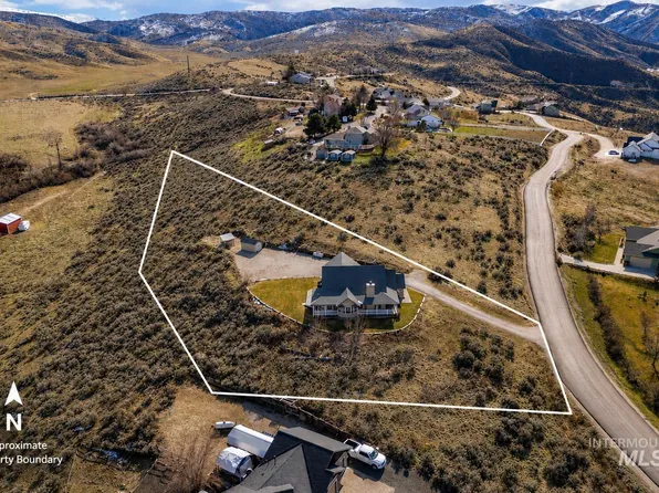2132 Corral Rd, Emmett, ID 83617