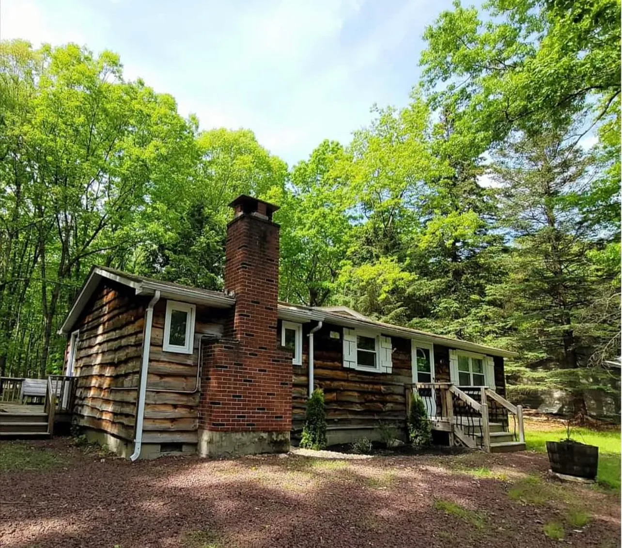3 bed, 1.5 bath, 1400 sqft, $1,900 — Photo 2