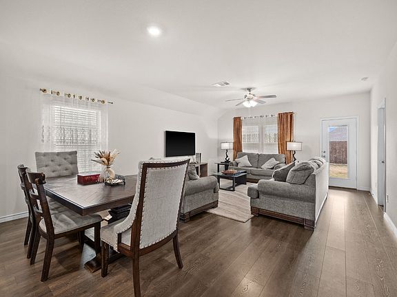 3rd image of 513 Calm Springs Dr