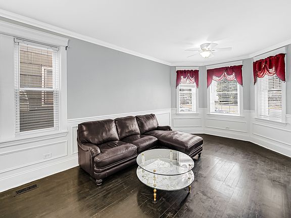 3rd image of 3015 S 49th Ave