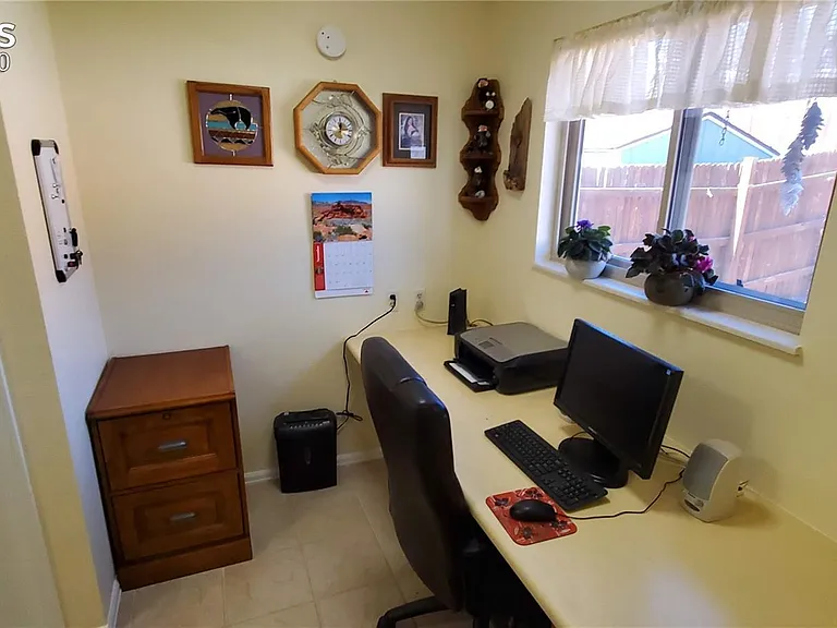 2126 Lander Cir — Photo 8