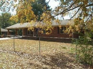 609 Lakeview Dr, Monroe, GA 30656