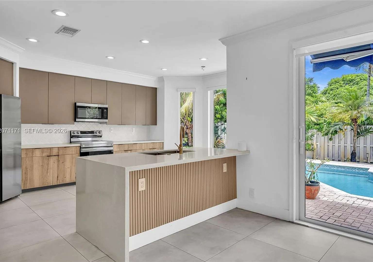 3433 SW 52nd Court 3433, Hollywood, FL 33023 - 5415 — Photo 2