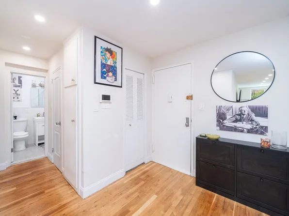 740 East 32nd Street image 9 of 19