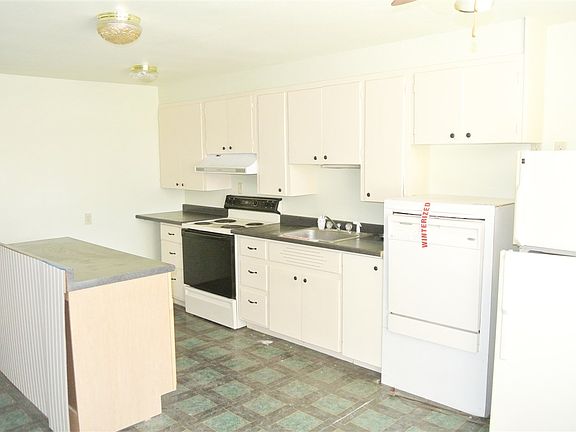 5th image of 55 Marshall St