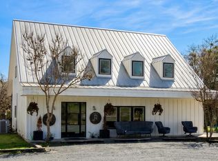 453 N Washington St, Round Top, TX 78954