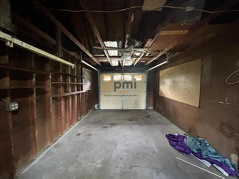 385 Briarwood Dr — Photo 13