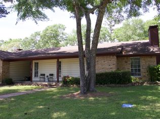 5307 Champions Dr, Lufkin, TX 75901