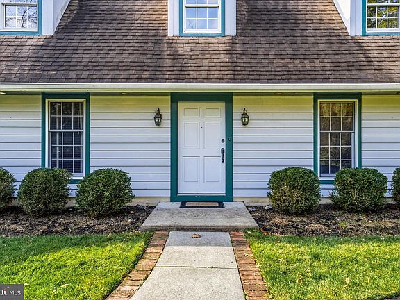 5th image of 104 Mount Laurel Rd