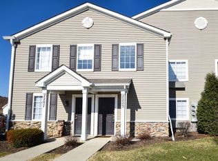 2223 Silverstone Dr, Carpentersville, IL 60110