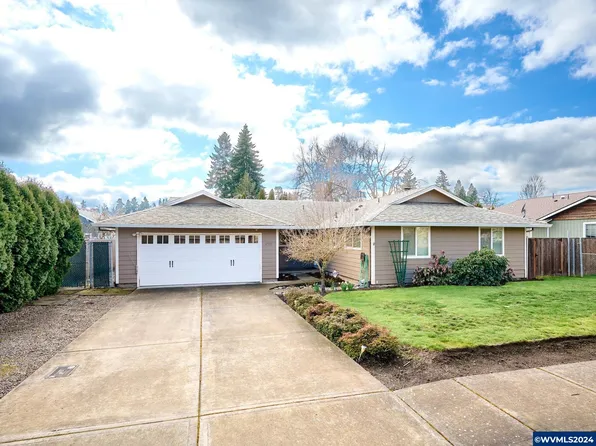 2552 Allan Ave, Hubbard, OR 97032