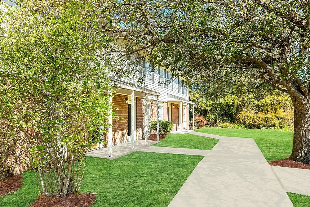 Carolina Breeze Apartments — Photo 4