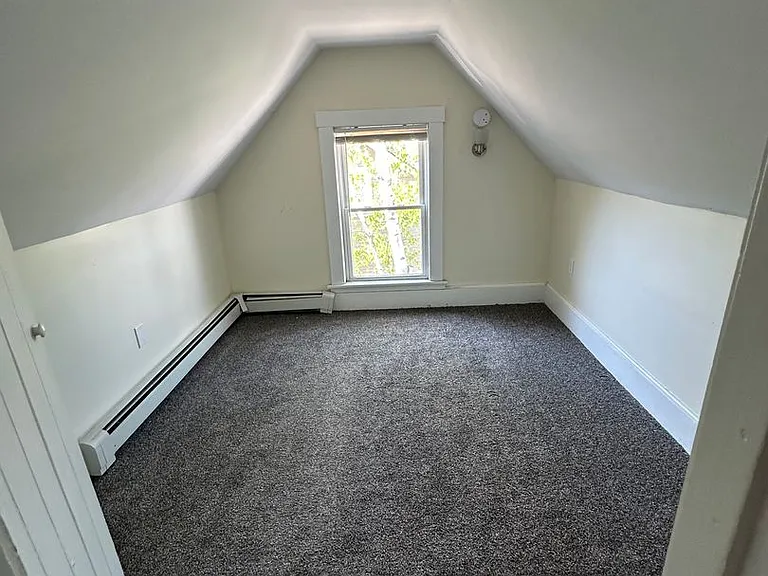 33 Bangor St — Photo 3
