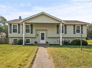 1101 NE 73rd St, Gladstone, MO 64118