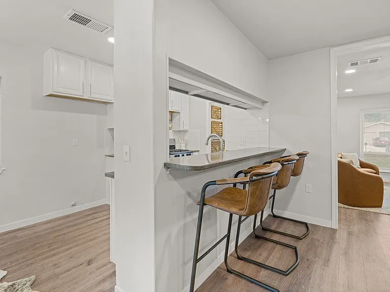 10223 Flatland Trl — Photo 6
