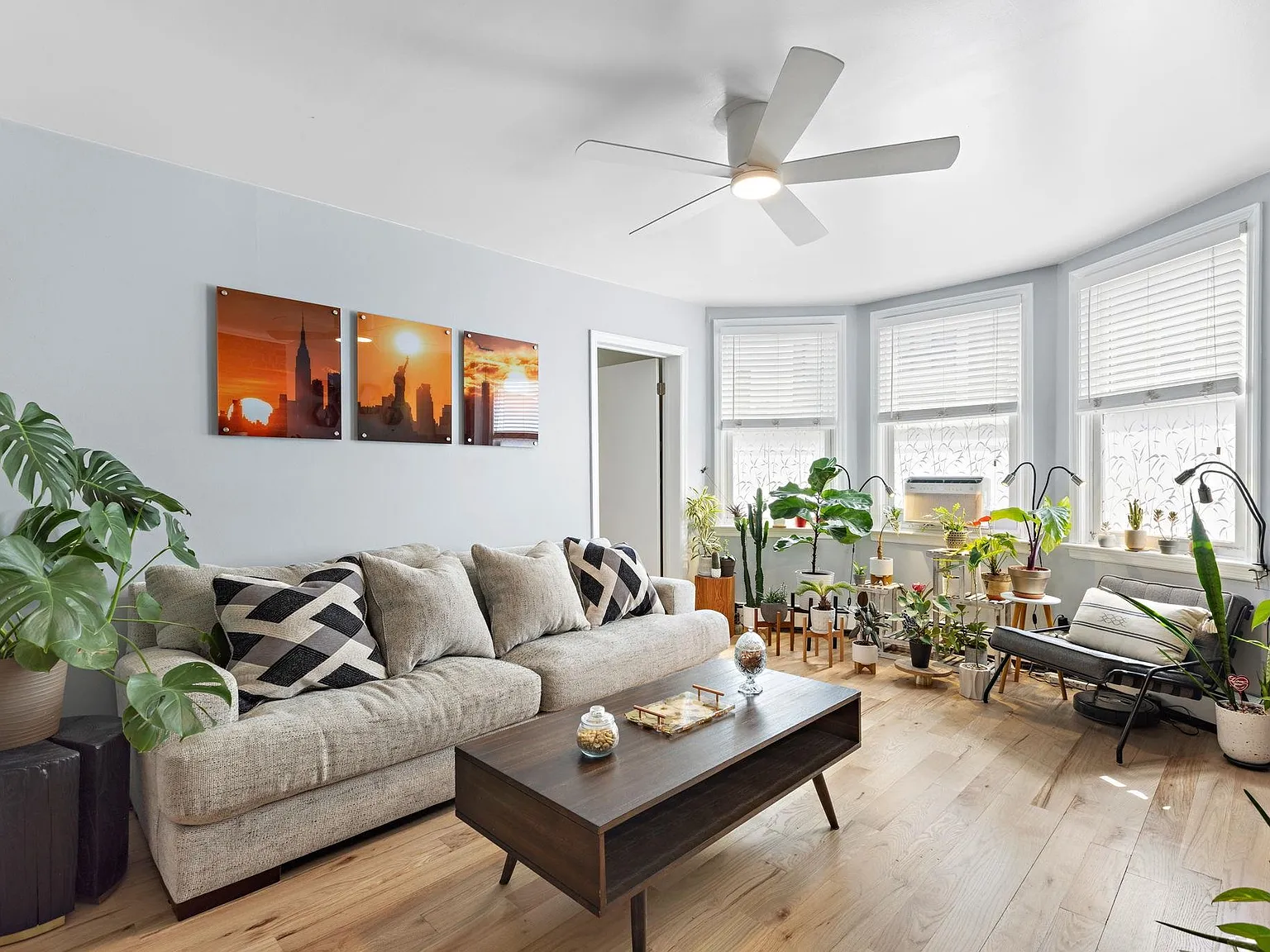 2 bed, 1.0 bath, $3,499 — Photo 2