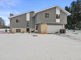W277S8860 Lakeside DRIVE, Mukwonago, WI 53149