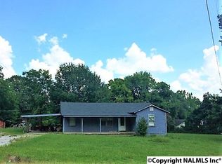 586 Bird Springs Rd SW, Hartselle, AL 35640