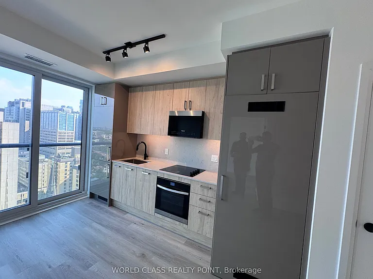 280 Dundas St W #2012 — Photo 12