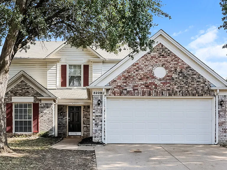 3229 Kathy Ln — Photo 1