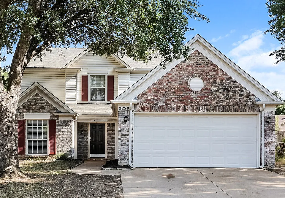3229 Kathy Ln