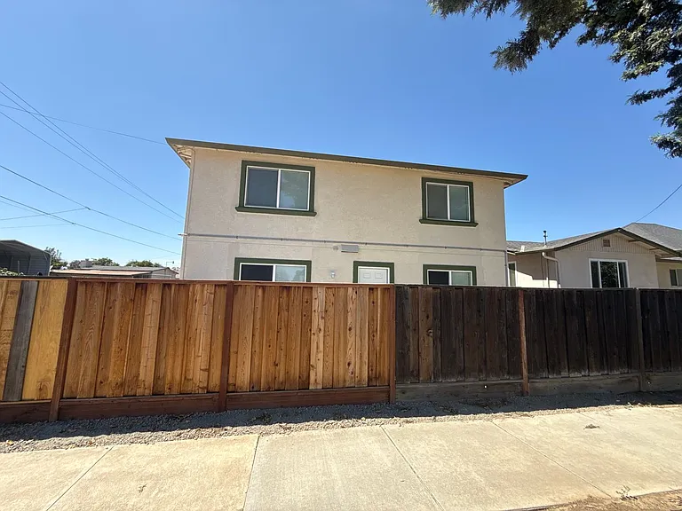 253 & 255 F St — Photo 9