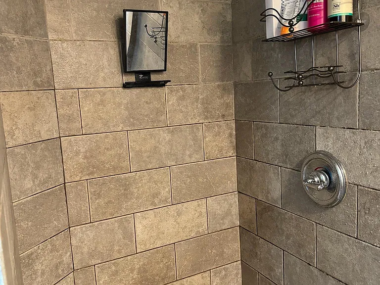 634 NE 28th Ave — Photo 30