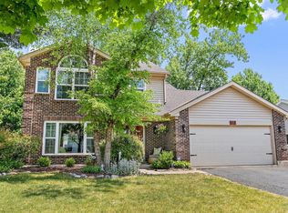 1517 Candlewood Dr, Crystal Lake, IL 60014