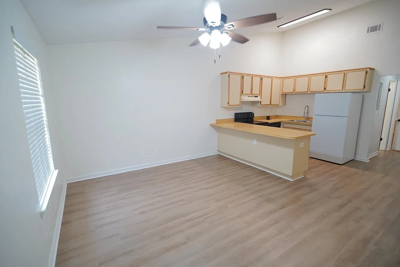 1 bed, 665 sqft, $1,000 — Photo 2