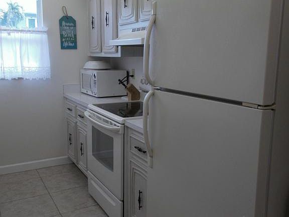 4th image of 2620 SW 22nd Ave APT 1003